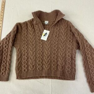 A New Day cable knit cropped sweater